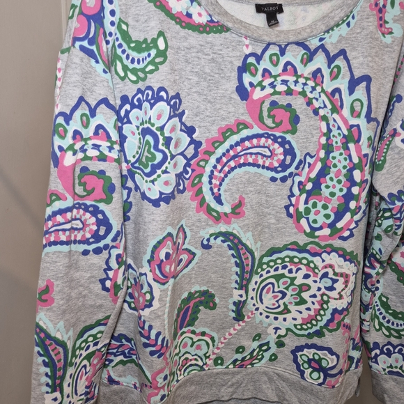 Patterned Gray Top - Picture 2 of 2